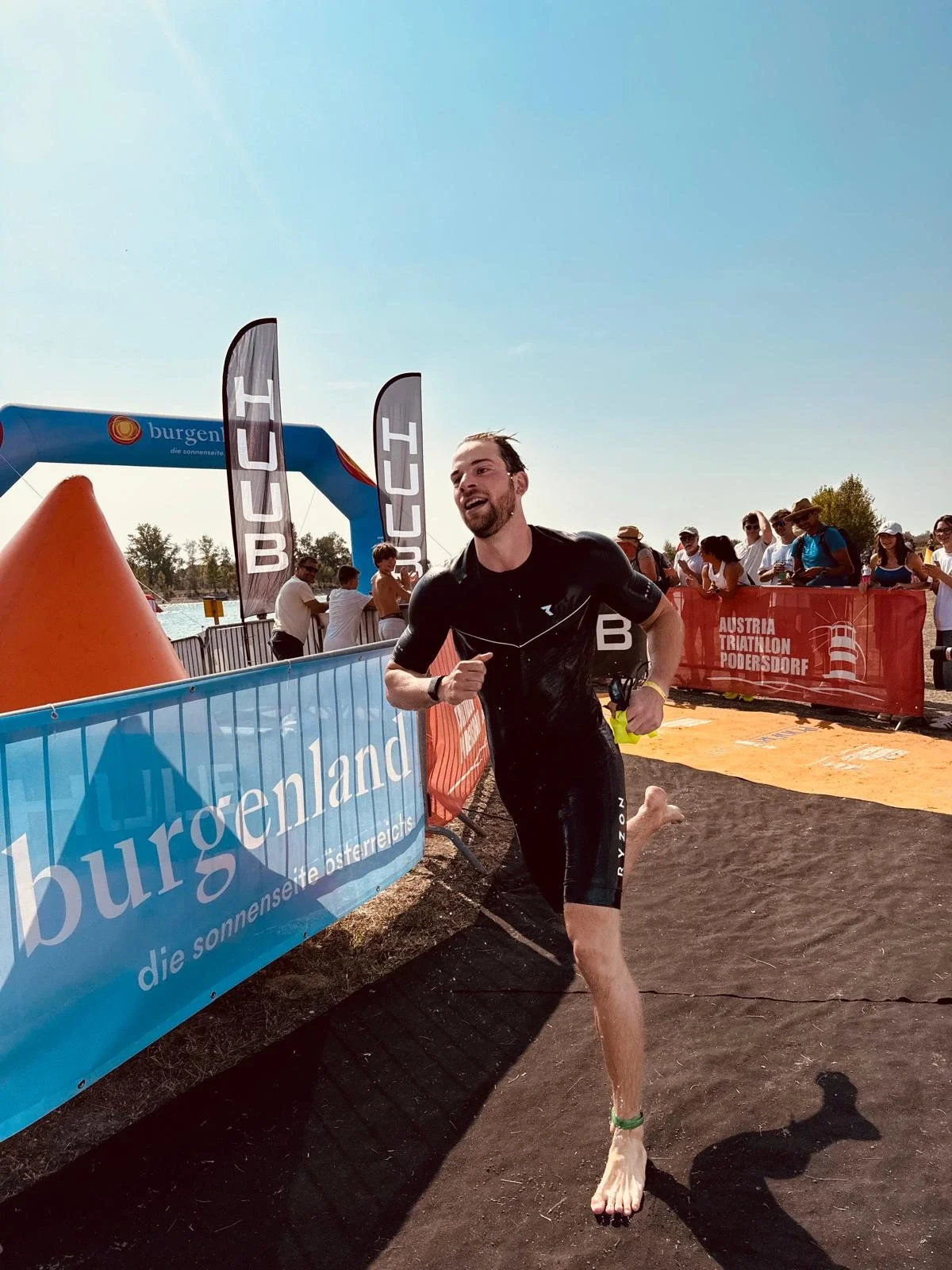 Felix beim Triathlon - vom Wasser zur Bike-Station